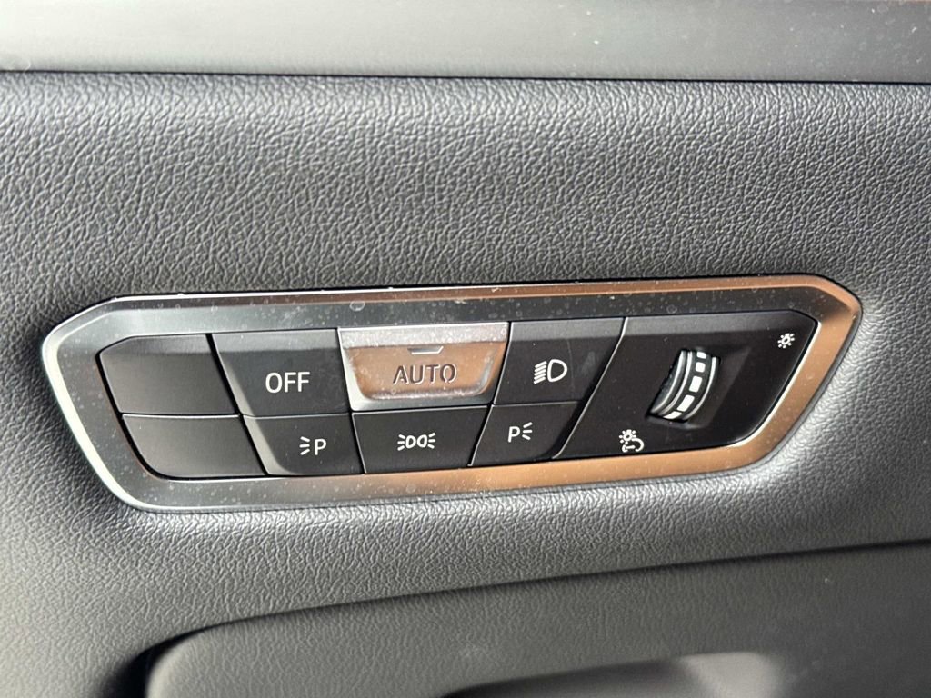 Used 2023 BMW X7 xDrive40i w/ Premium Package AWD/4WD image 23