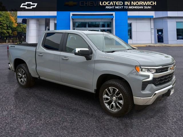 Used 2024 Chevrolet Silverado 1500 LT AWD/4WD image 3