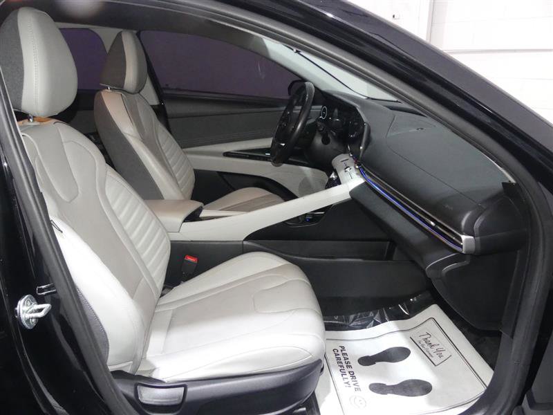 Used 2022 Hyundai Elantra Limited image 22