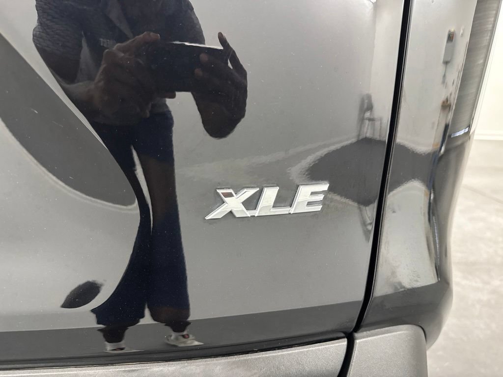 Used 2022 Toyota RAV4 XLE Premium FWD image 12