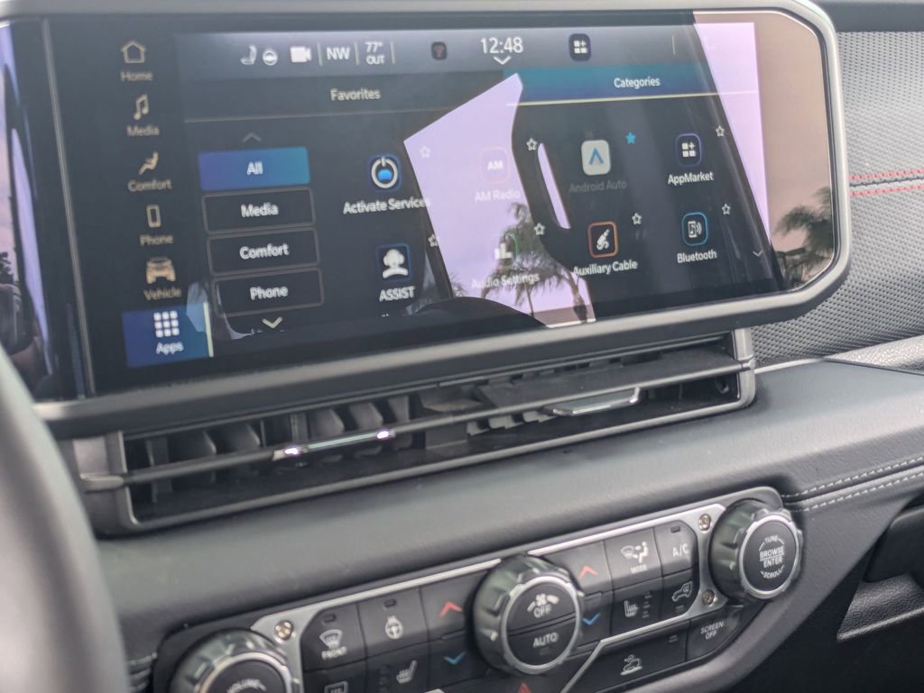 Used 2025 Jeep Wrangler Unlimited Rubicon w/ Convenience Group AWD/4WD image 21