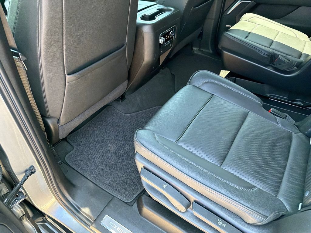 Used 2021 GMC Yukon Denali RWD image 34