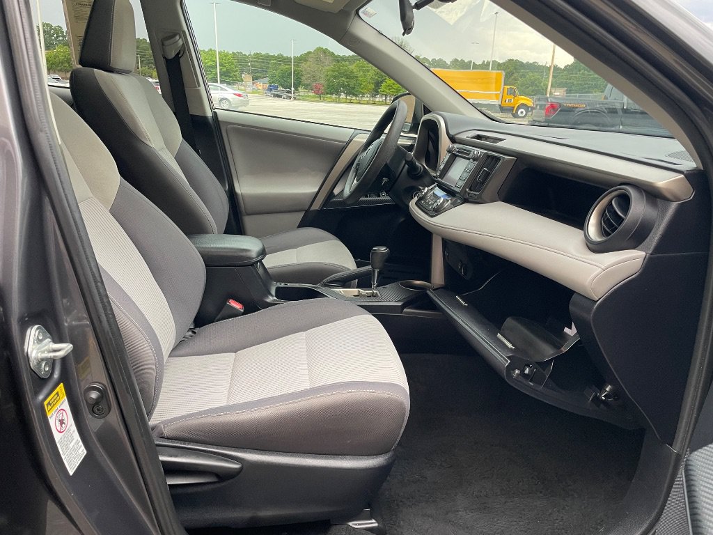 Used 2013 Toyota RAV4 XLE FWD image 19