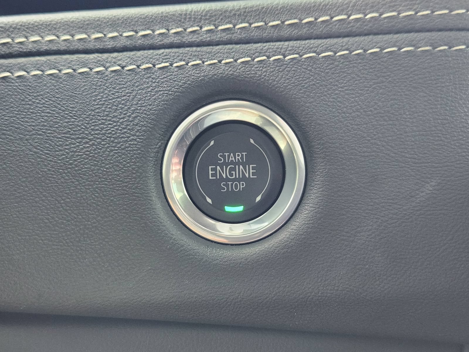 Used 2025 Cadillac Escalade Sport AWD/4WD image 21