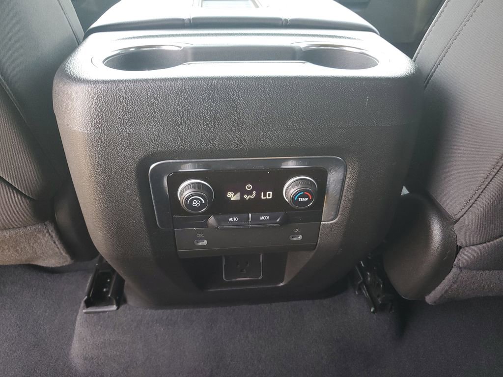 Used 2022 Chevrolet Tahoe LS RWD image 12