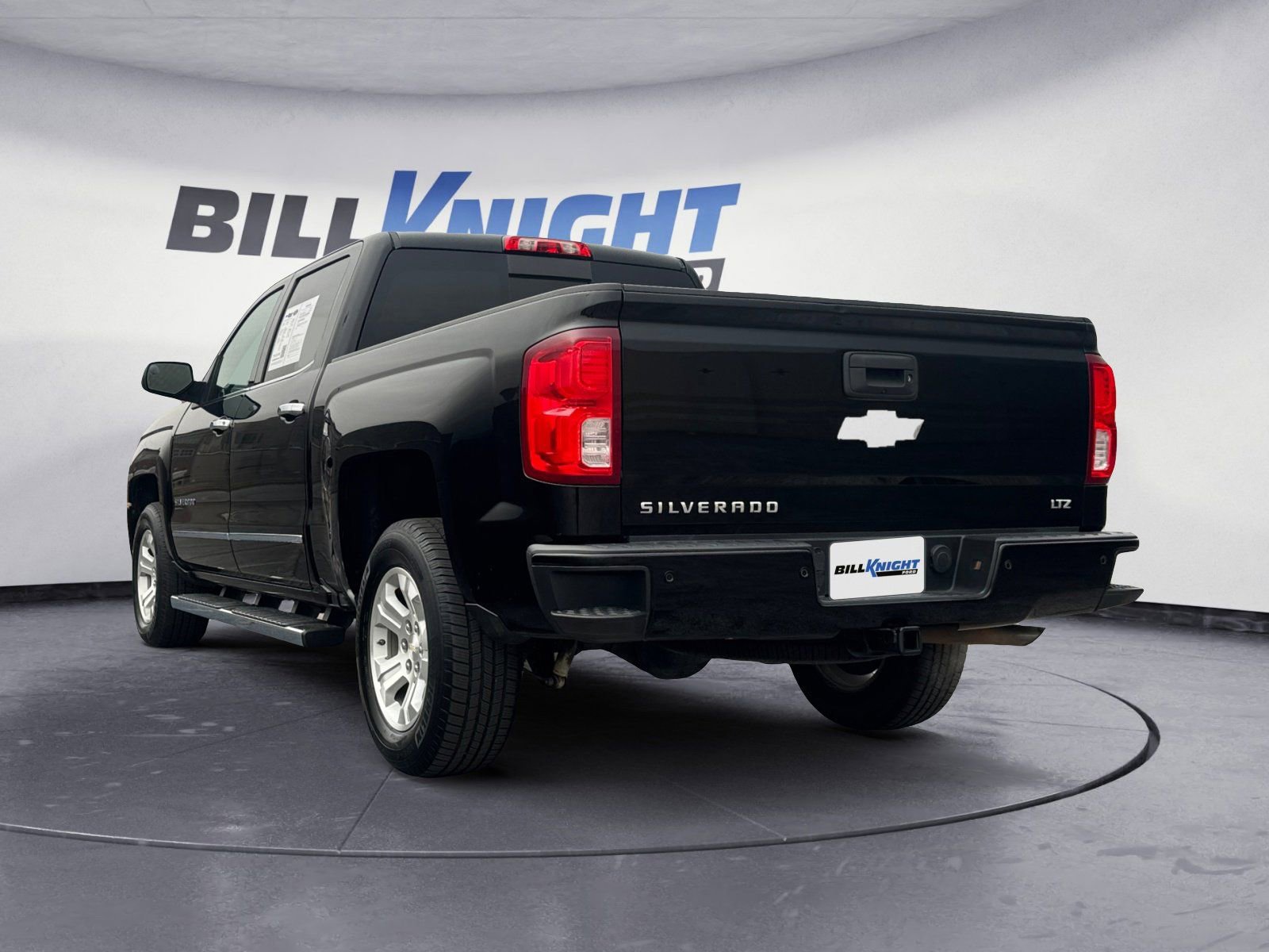 Used 2018 Chevrolet Silverado 1500 LTZ Z71 w/ LTZ Plus Package image 3