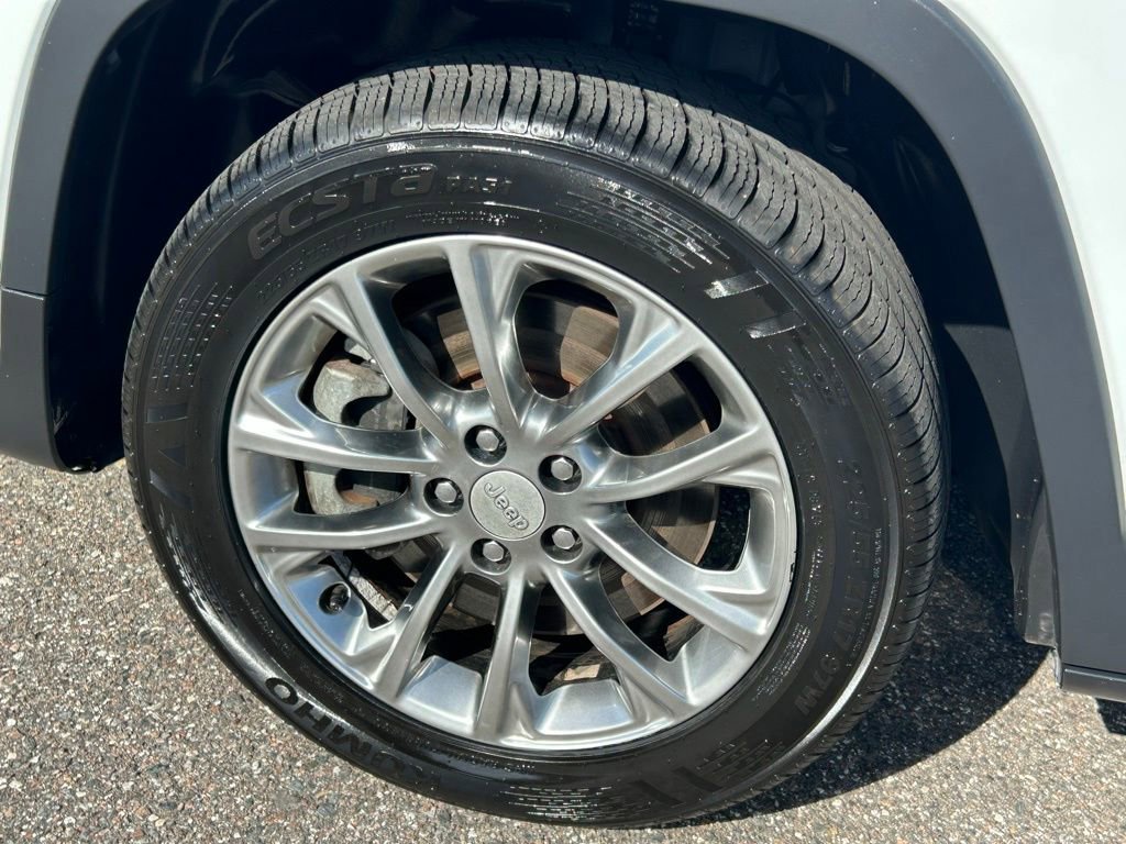 Used 2021 Jeep Cherokee Latitude Lux w/ Comfort/Convenience Group FWD image 37