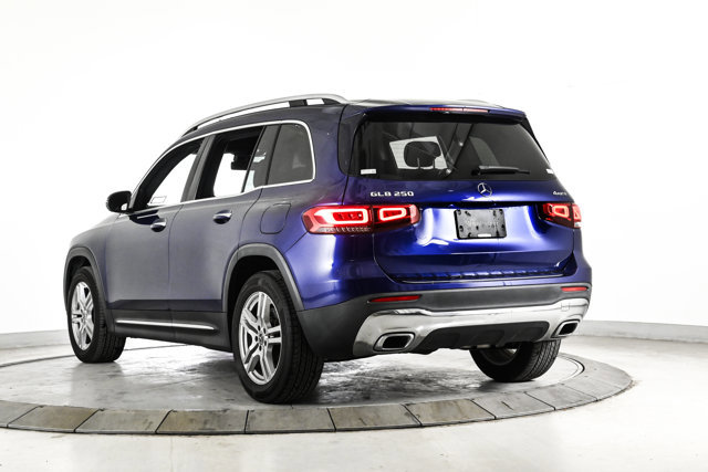 Used 2021 Mercedes-Benz GLB 250 4MATIC image 8