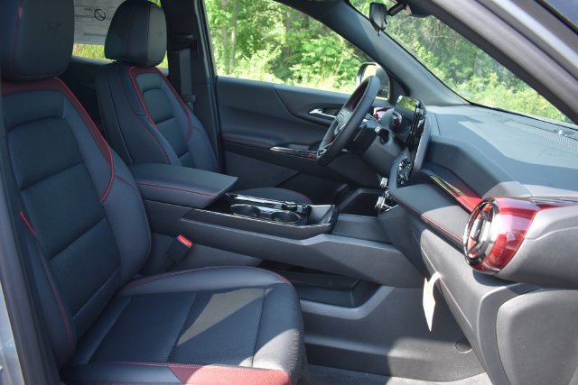 New 2027 Chevrolet Equinox RS w/ Convenience Package III FWD image 15