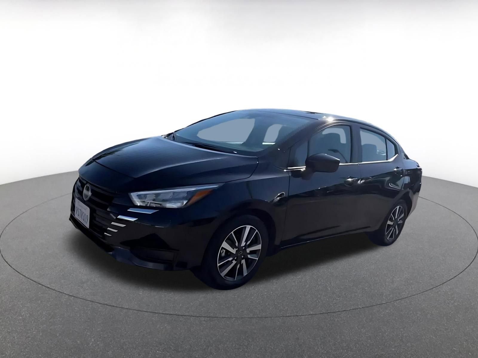 Used 2025 Nissan Versa SV FWD image 8