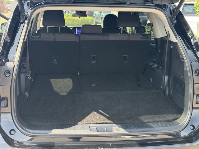 Certified 2024 Toyota Highlander LE FWD image 22