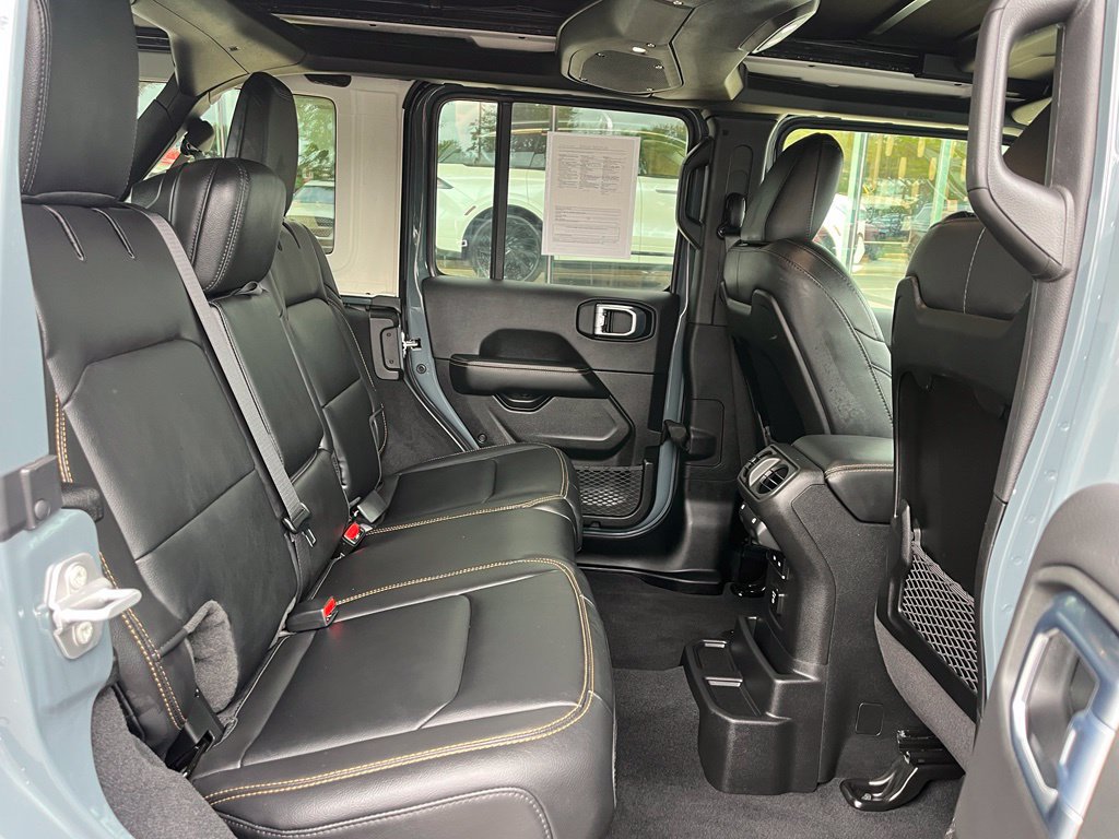 Used 2026 Jeep Wrangler Unlimited Sahara AWD/4WD image 19