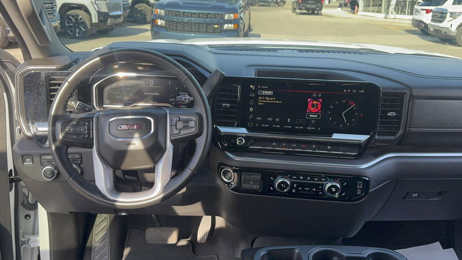 Used 2025 GMC Sierra 1500 SLT AWD/4WD image 15