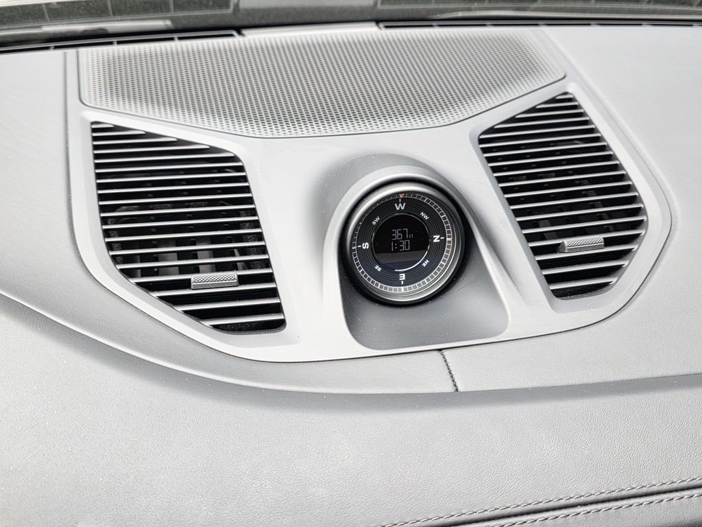 Certified 2025 Porsche Cayenne Coupe image 24