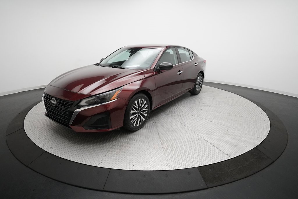 Used 2024 Nissan Altima 2.5 SV
