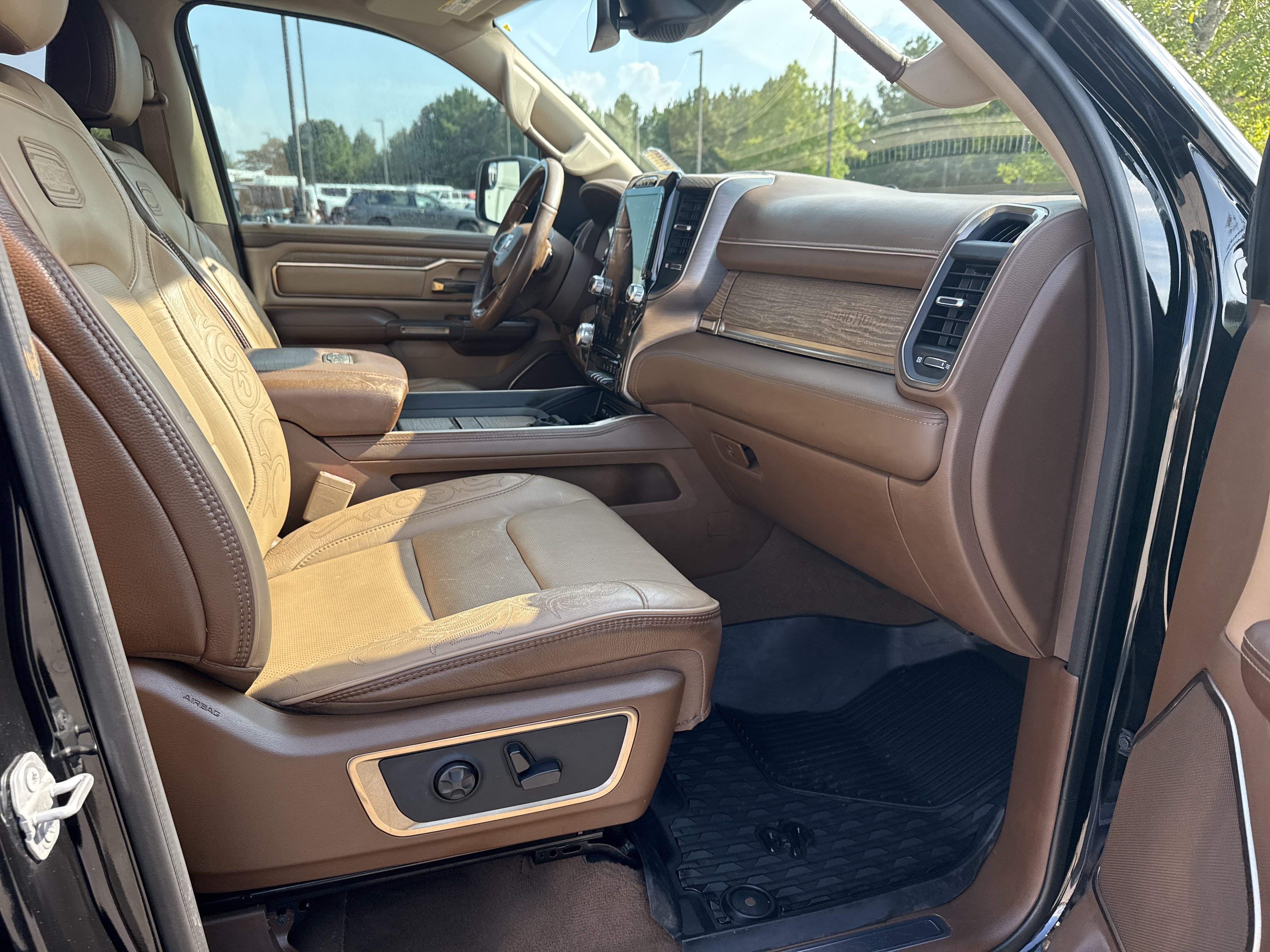 Used 2019 RAM 1500 Limited AWD/4WD image 12