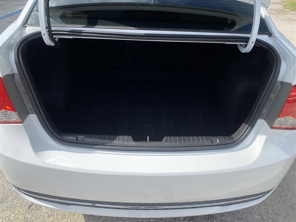 Used 2014 Chevrolet Cruze LT w/ RS Package image 24