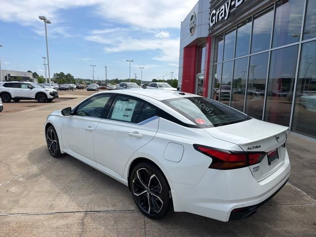 New 2026 Nissan Altima 2.5 SR image 2