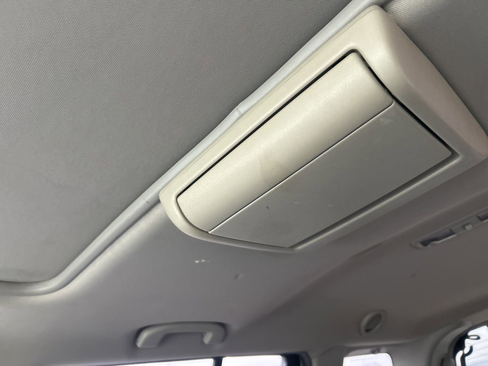 Used 2010 Nissan Pathfinder LE w/ Navigation Pkg image 13