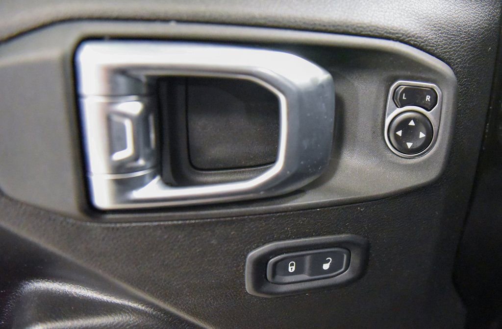 Used 2024 Jeep Wrangler Unlimited Rubicon 4xe image 15