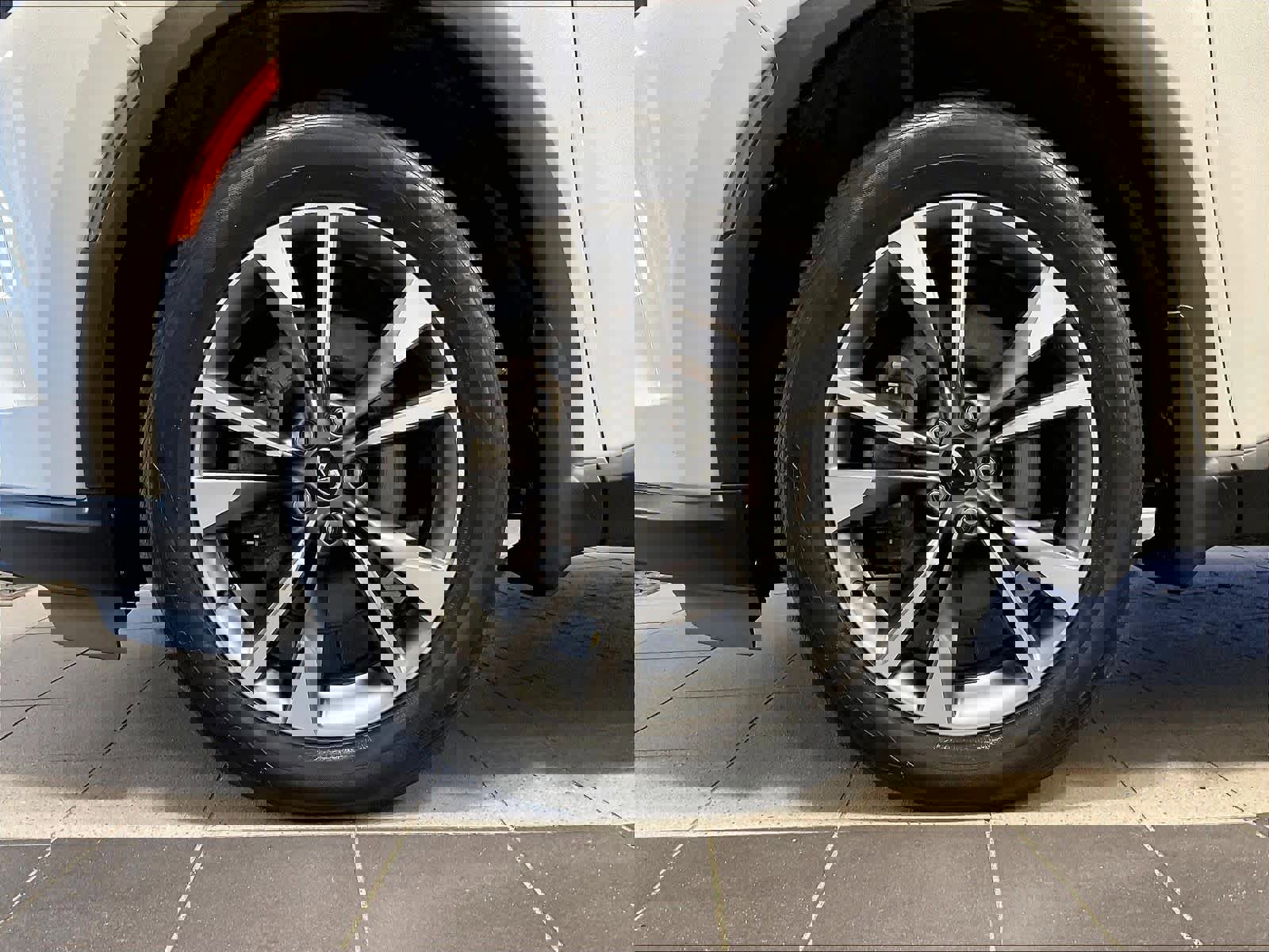 Used 2023 INFINITI QX60 Luxe w/ Performance Audio Package AWD/4WD image 7