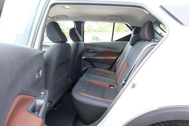 Used 2018 Nissan Kicks SR FWD image 19