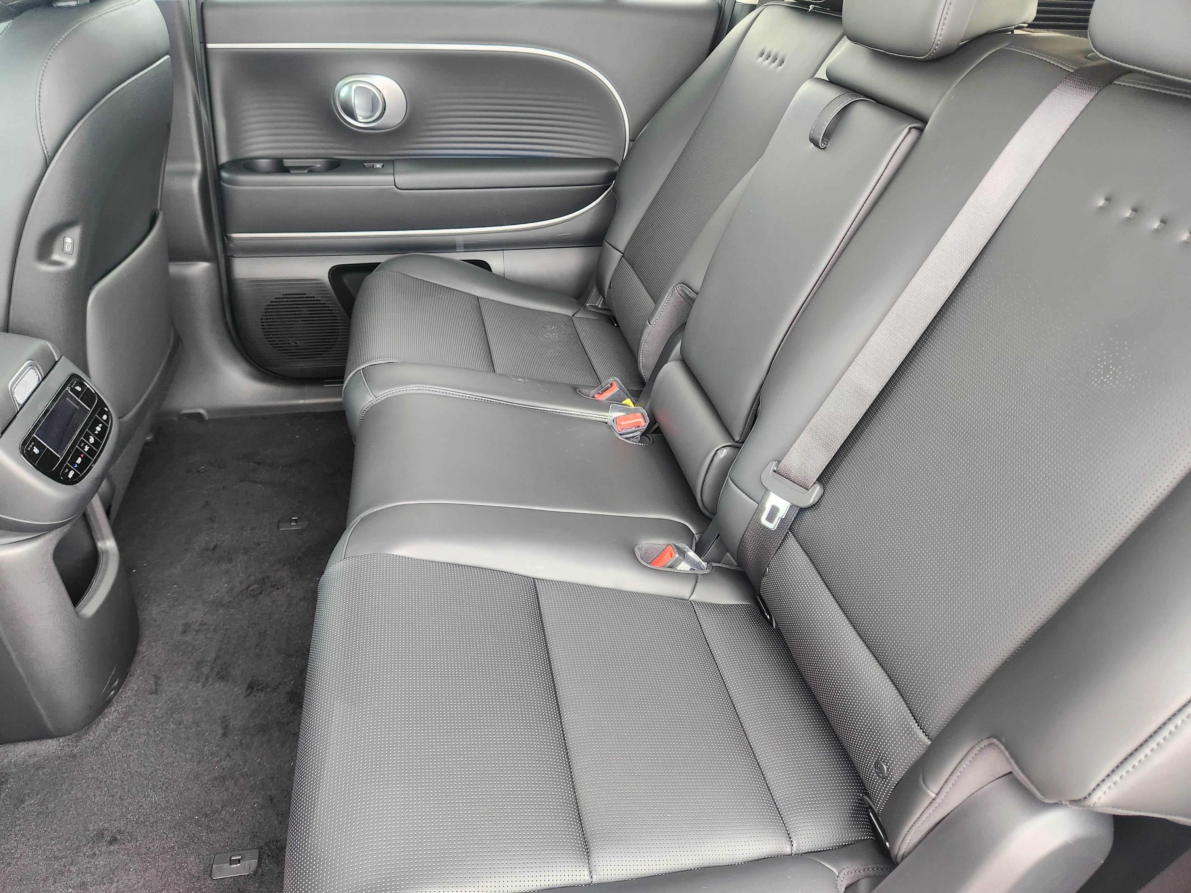 New 2026 Hyundai Ioniq 9 SEL image 17