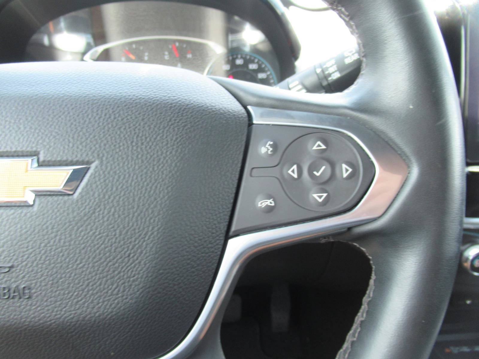 Used 2023 Chevrolet Traverse LT FWD image 23