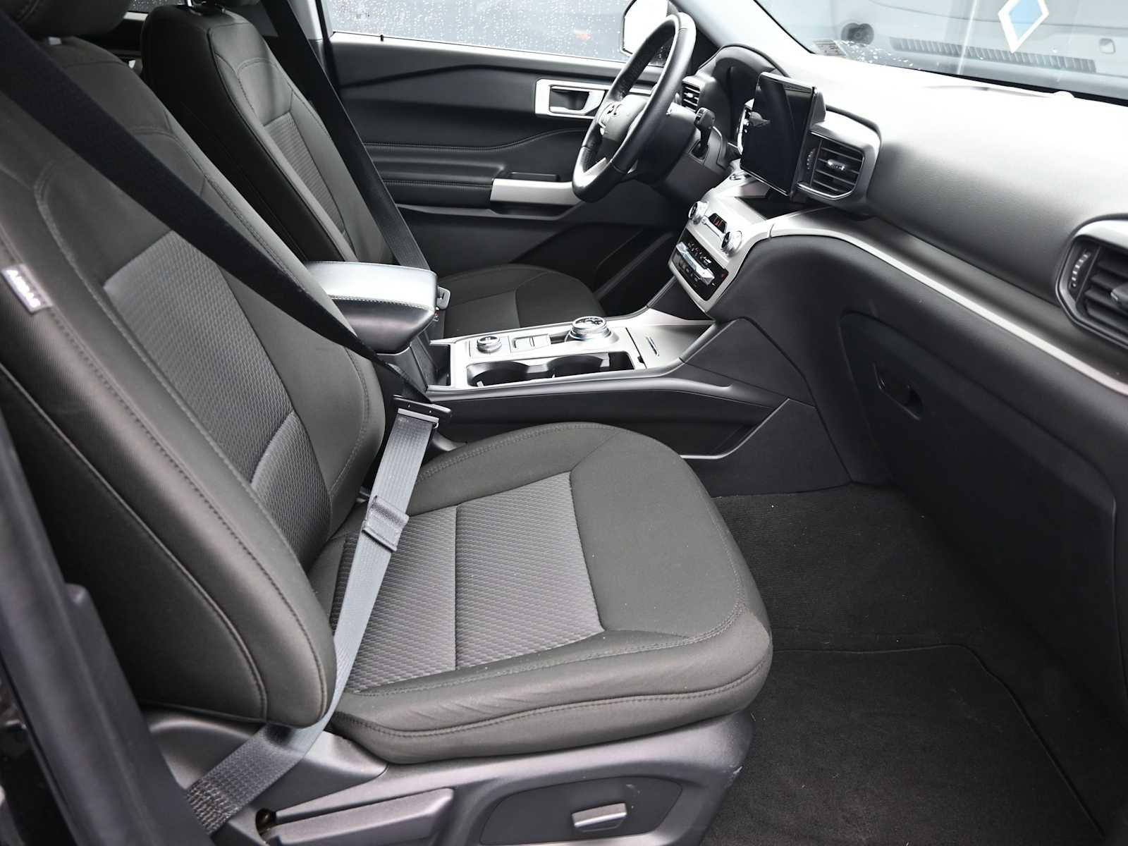 Used 2022 Ford Explorer XLT image 19