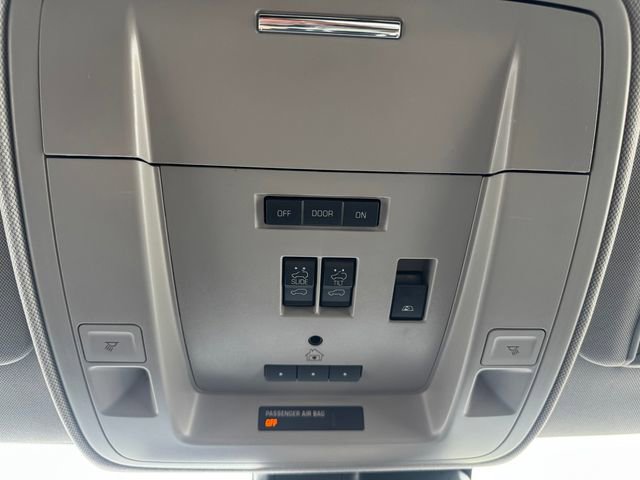 Used 2017 Chevrolet Silverado 1500 High Country AWD/4WD image 39