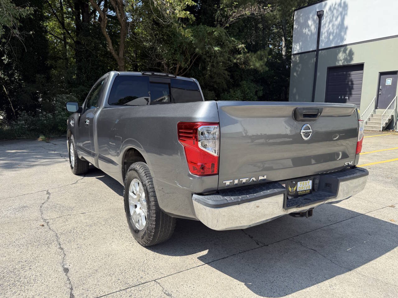Used 2017 Nissan Titan SV RWD image 10