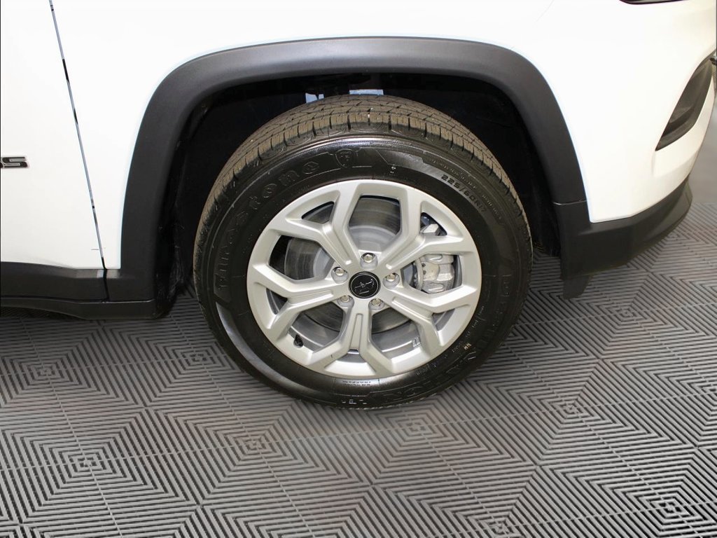 New 2025 Jeep Compass Latitude AWD/4WD image 43