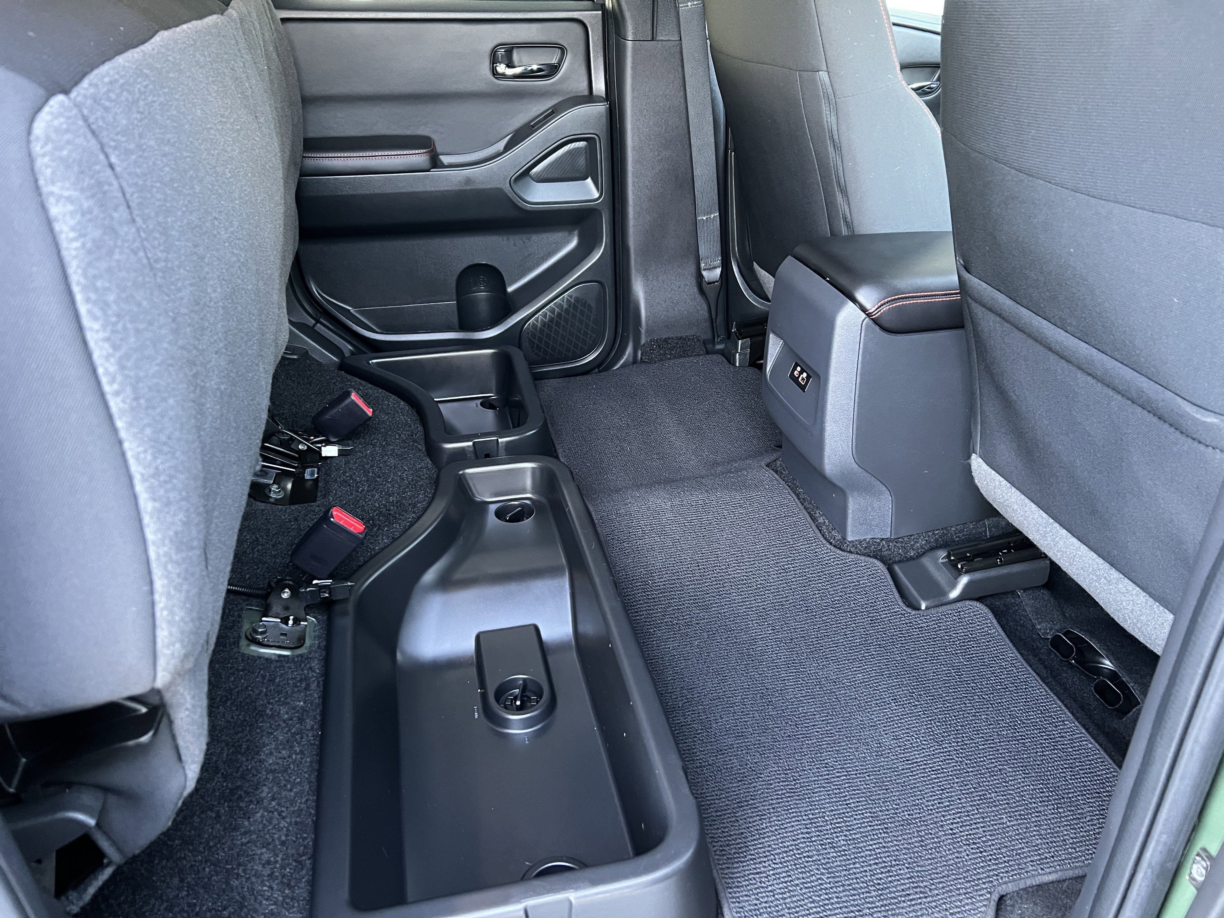 Used 2025 Nissan Frontier PRO-4X AWD/4WD image 19