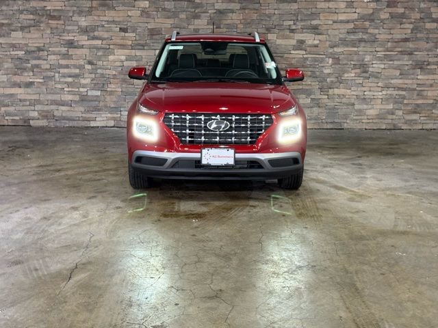 New 2025 Hyundai Venue Limited FWD image 3