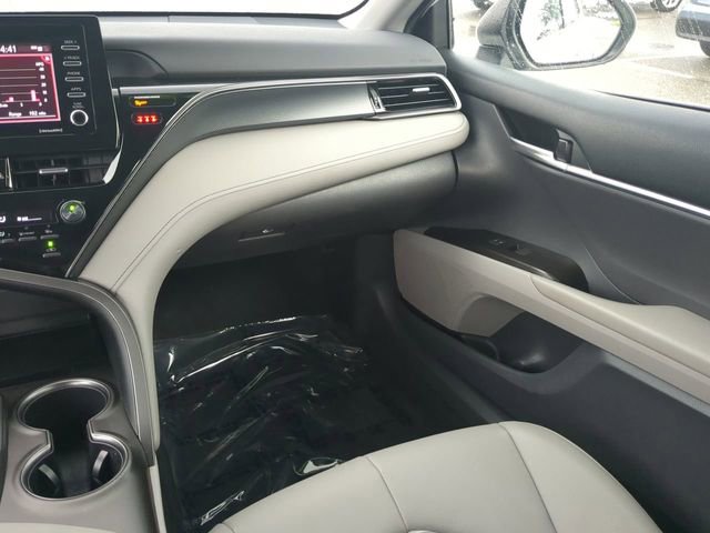Used 2021 Toyota Camry SE w/ Convenience Package FWD image 16