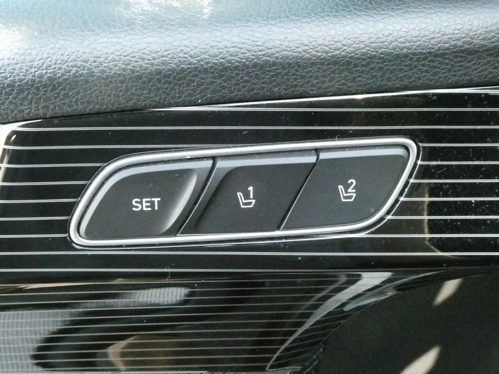 Used 2024 Hyundai Palisade Calligraphy image 10