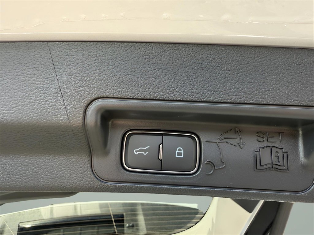 New 2025 Ford Explorer Platinum image 16
