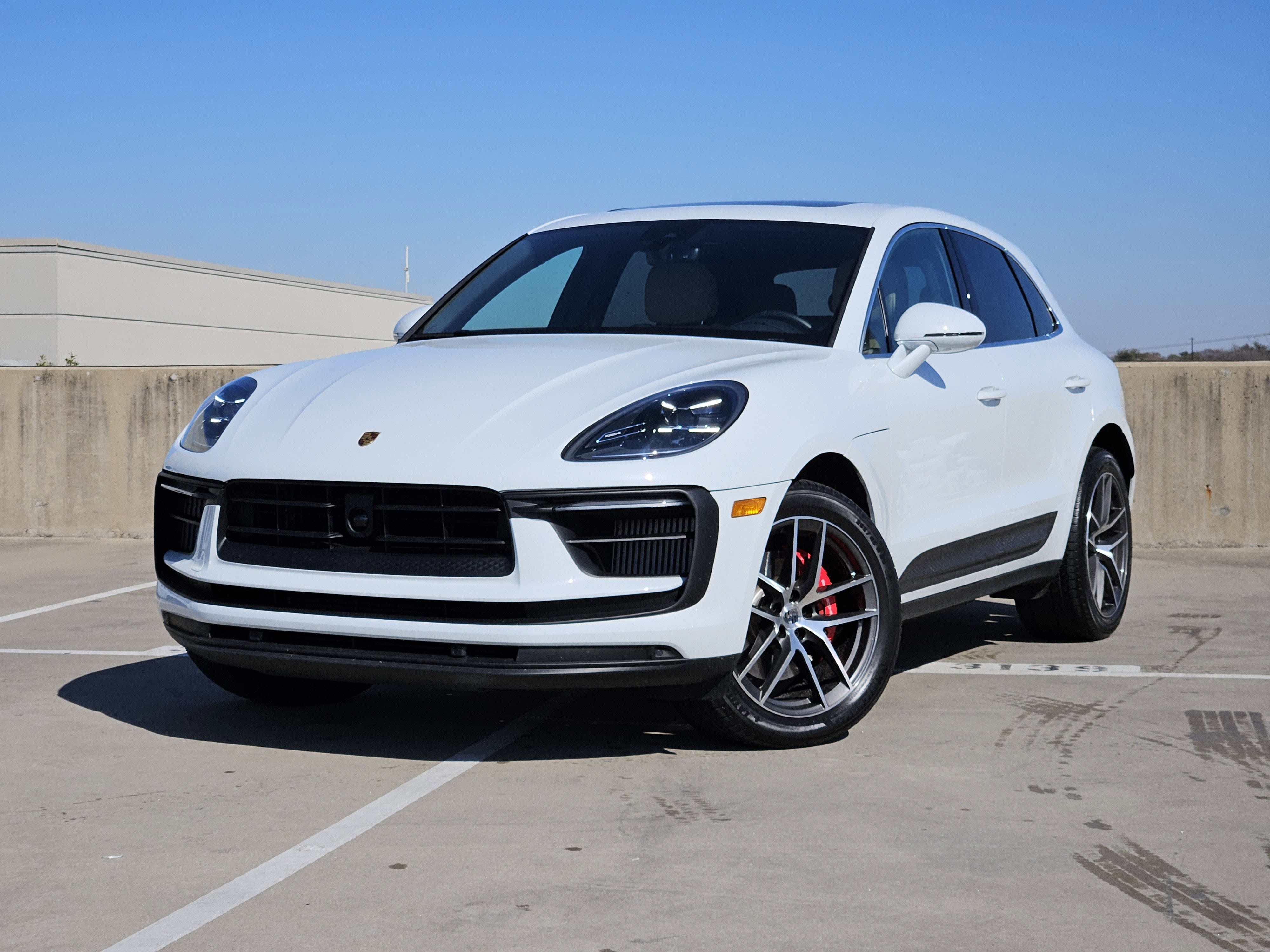 Certified 2025 Porsche Macan S image 1