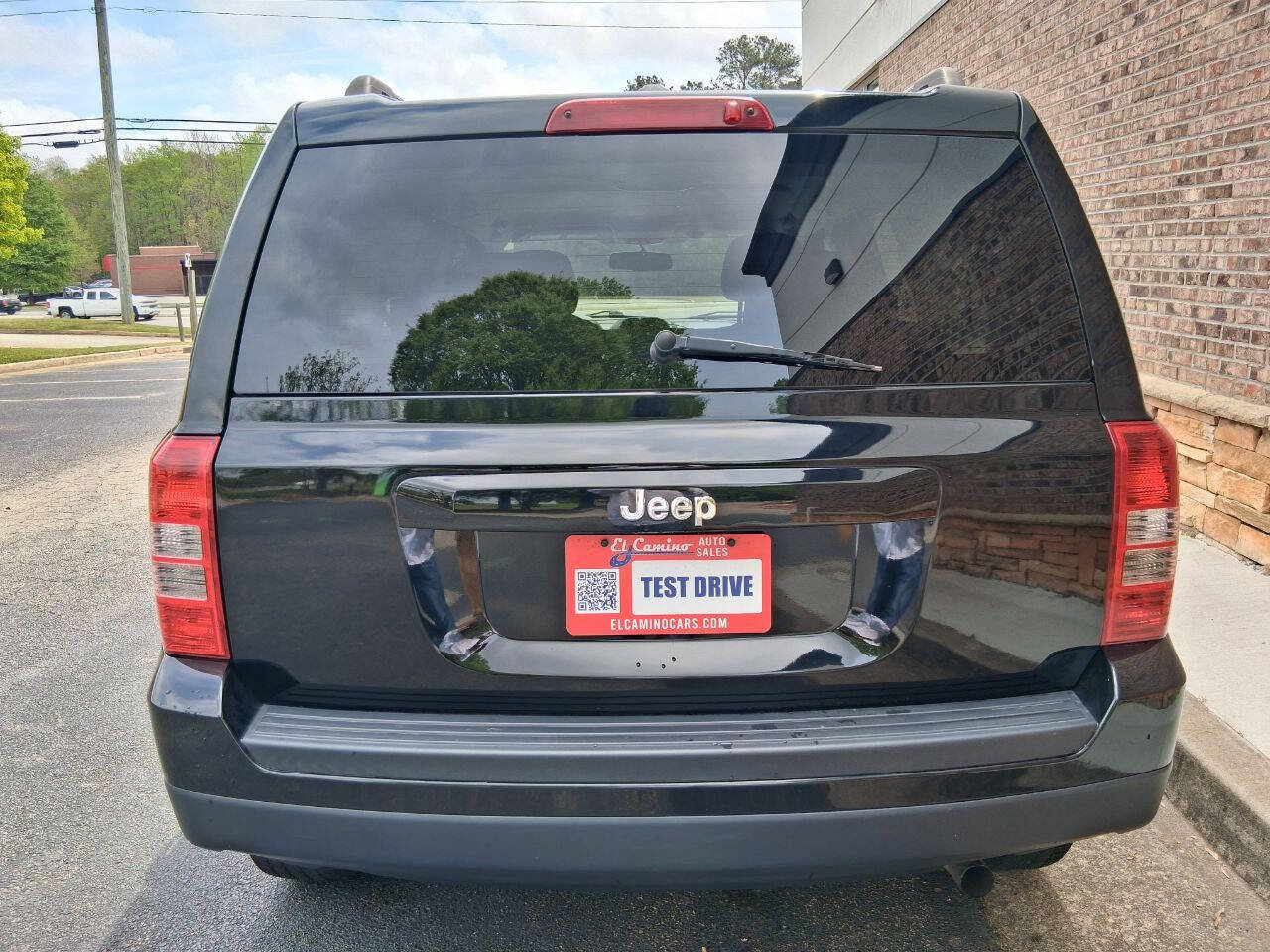 Used 2017 Jeep Patriot Sport w/ Power Value Group FWD image 4