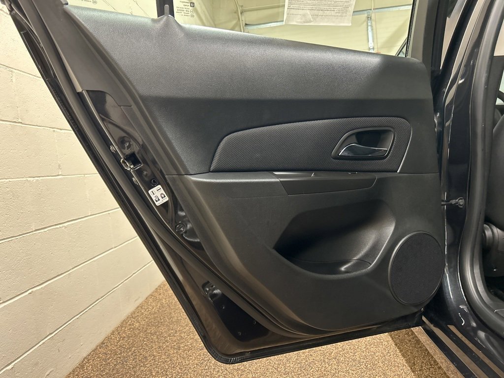 Used 2015 Chevrolet Cruze LT image 14