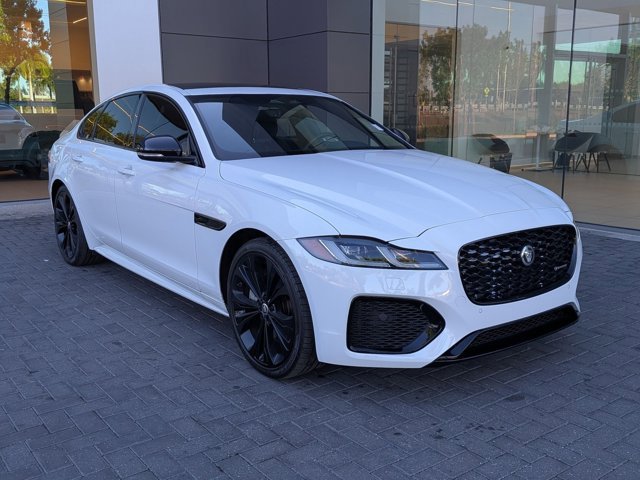 Certified 2024 Jaguar XF R-Dynamic SE image 3