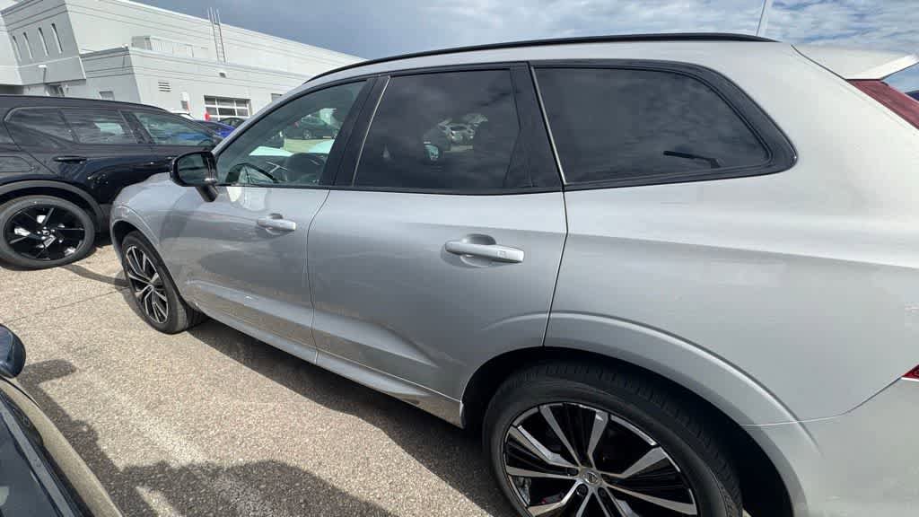 Used 2024 Volvo XC60 B5 Plus w/ Protection Package Premier AWD/4WD image 7