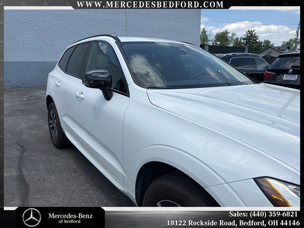 Used 2025 Volvo XC60 B5 Core AWD/4WD image 5
