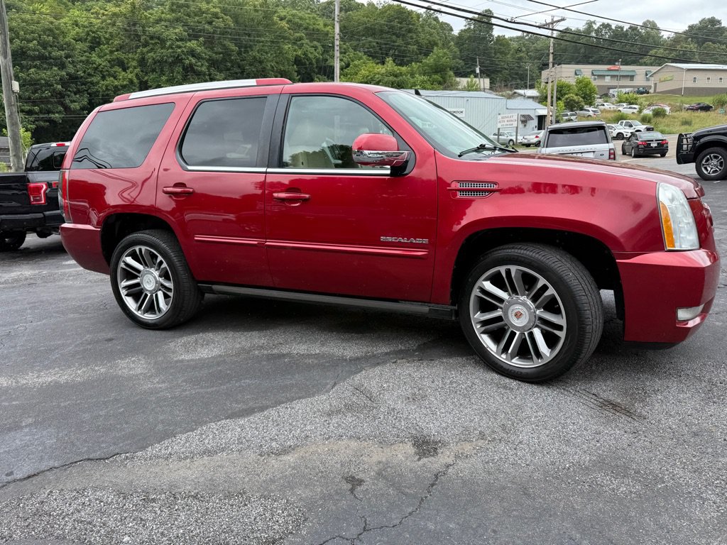 Used 2013 Cadillac Escalade Premium AWD/4WD image 10