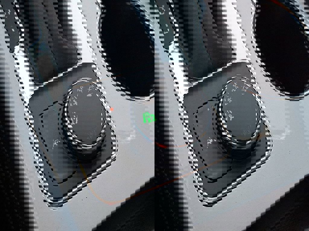 New 2025 Chevrolet Blazer LT w/ Midnight/Sport Edition image 17