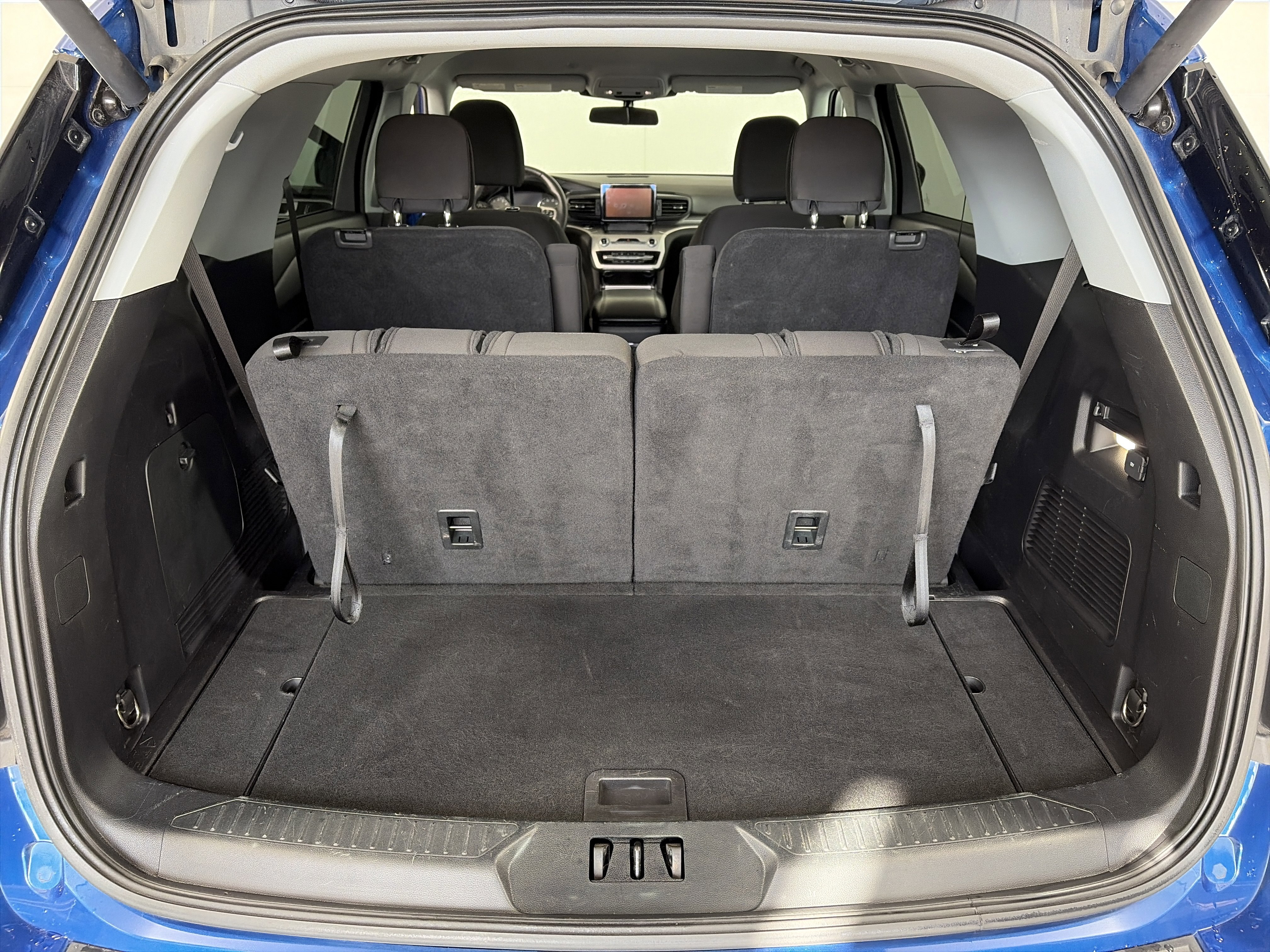 Used 2021 Ford Explorer XLT AWD/4WD image 15