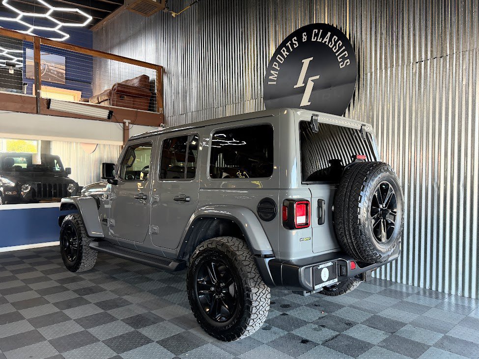 Used 2021 Jeep Wrangler Unlimited Sahara AWD/4WD image 4