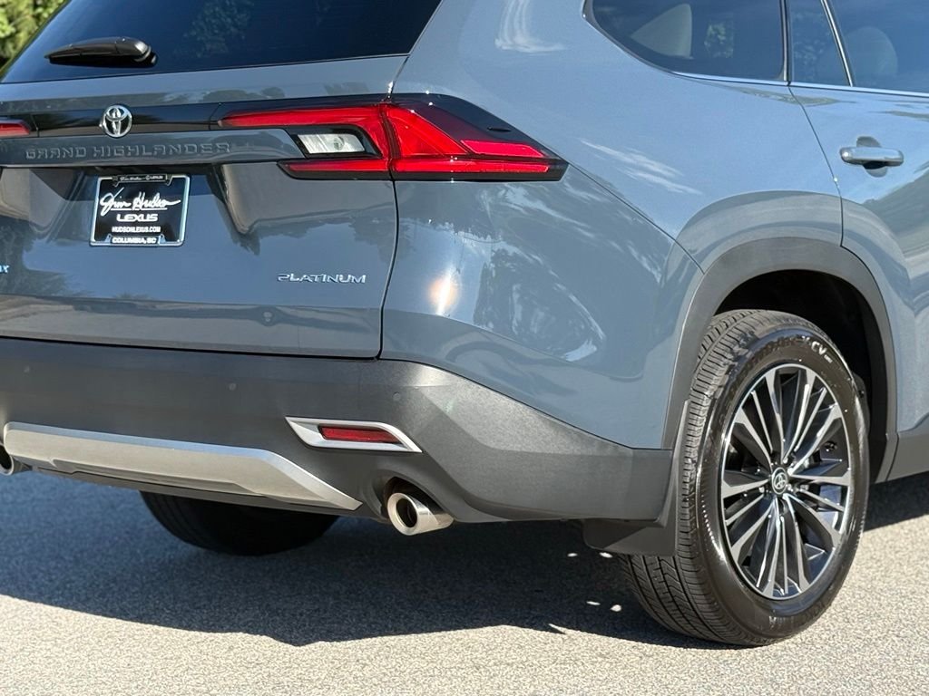 Used 2026 Toyota Grand Highlander AWD Hybrid image 14