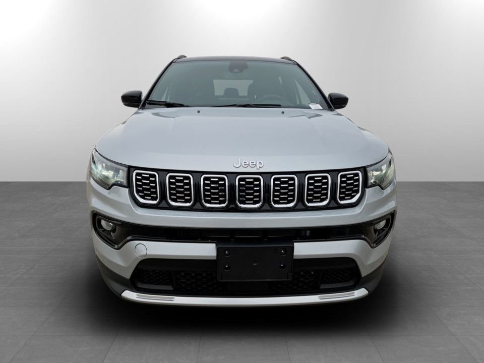 Used 2024 Jeep Compass Limited image 4