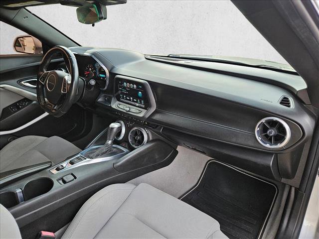 Used 2017 Chevrolet Camaro SS RWD image 21